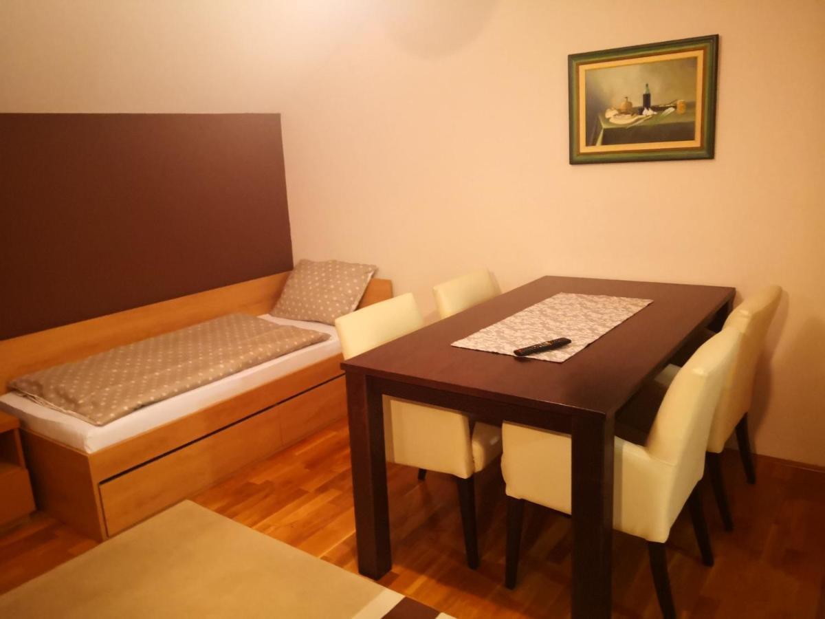 Apartmani Exit Pale Εξωτερικό φωτογραφία